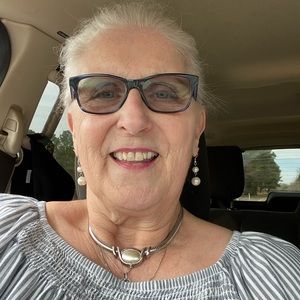 Meet your Posher, Sharon